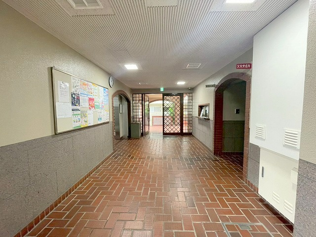 コスモハイツ新大阪のロビー