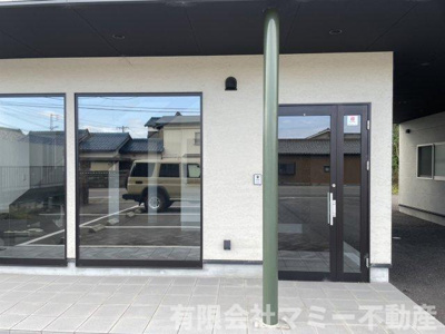 【エントランス】 | 河原田町店舗事務所I 1棟 | 1Fエントランス（左側）