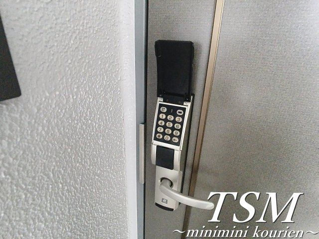 ハイツ浄土寺の玄関|タッチパネル式の玄関キー