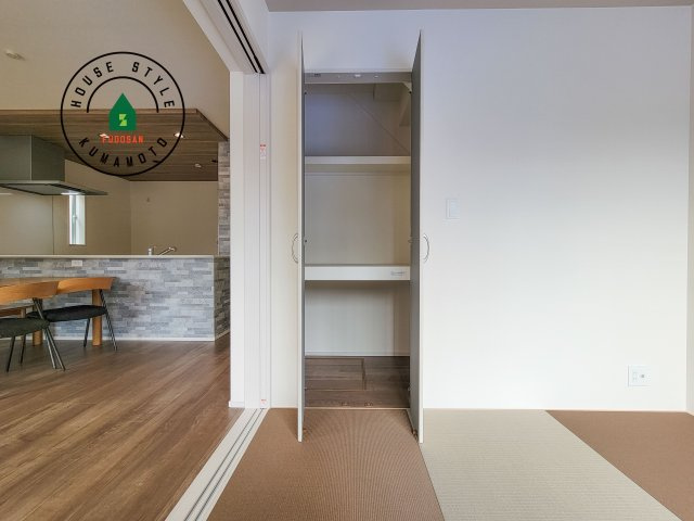 熊本市東区榎町第3-1棟(1号棟)の内観：施工例|収納には困りません。
