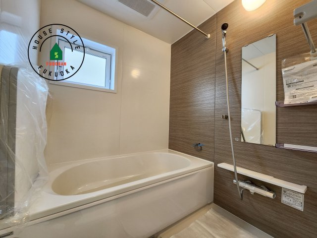 糟屋郡志免町王子2丁目第1-8棟（2号棟）の浴室|1日の疲れを癒してくれる広々バスルーム。雨の日のお洗濯にも大活躍な浴室乾燥機付です！