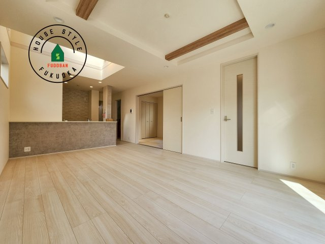 糟屋郡志免町王子2丁目第1-8棟（2号棟）のダイニング|キッチンから立ち込める香りが今日の料理を期待させます。