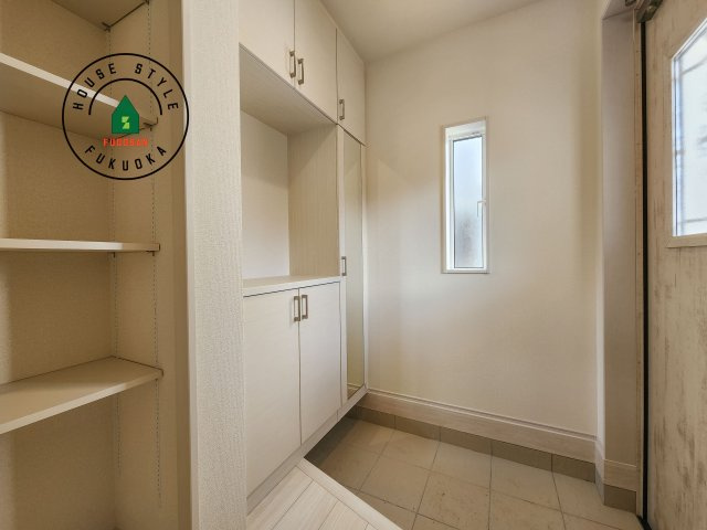 糟屋郡志免町王子2丁目第1-8棟（2号棟）の防犯設備|二重ロックでしっかり防犯対策ができます。