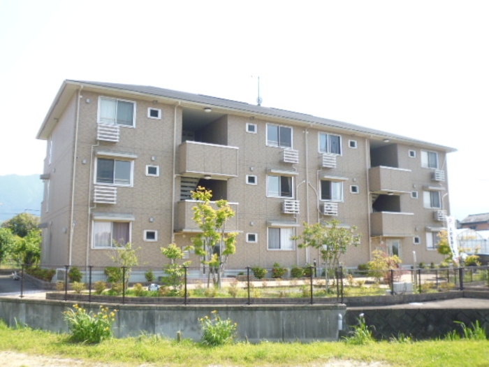 アヴニールの外観|外観は落ち着いています