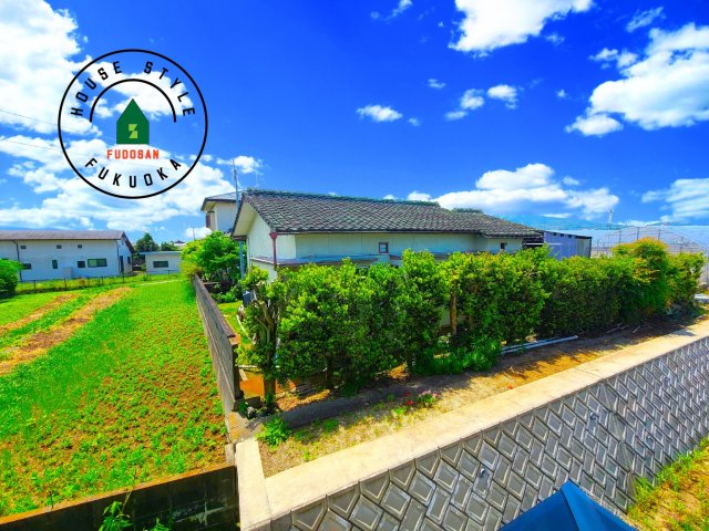 福岡市東区八田3丁目第11-2棟（2号棟）　の展望|窓から緑が見える物件も魅力的です。