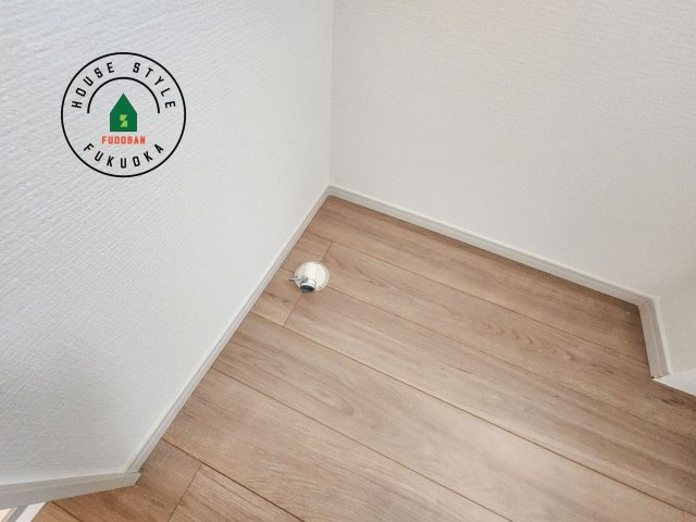 福岡市東区八田3丁目第11-2棟（2号棟）　の内観：施工例|ランドリースペースとなります。広々して有効的にご使用できます。 