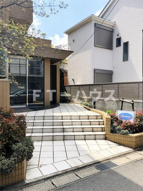 アネックスのエントランス