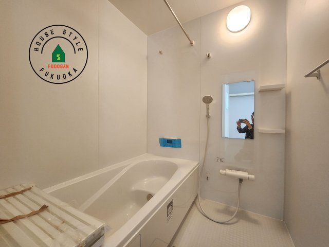 福岡市東区多々良2丁目第5-1棟（1号棟）の浴室|1日の疲れを癒してくれる広々バスルーム。雨の日のお洗濯にも大活躍な浴室乾燥機付です！