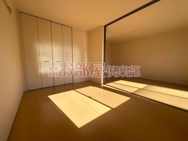 アヴニール合川の洋室|明るい洋室です