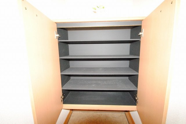 エトワールA棟の収納|便利な収納スペースです