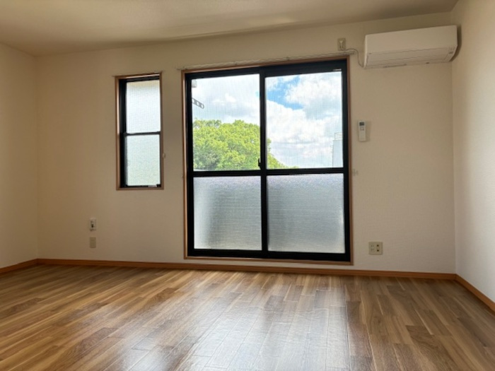 エトワールA棟の居間・リビング|ゆったり過ごせる居間です