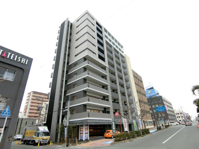 アーバンコート中央町の外観|高級感漂うマンションです♪