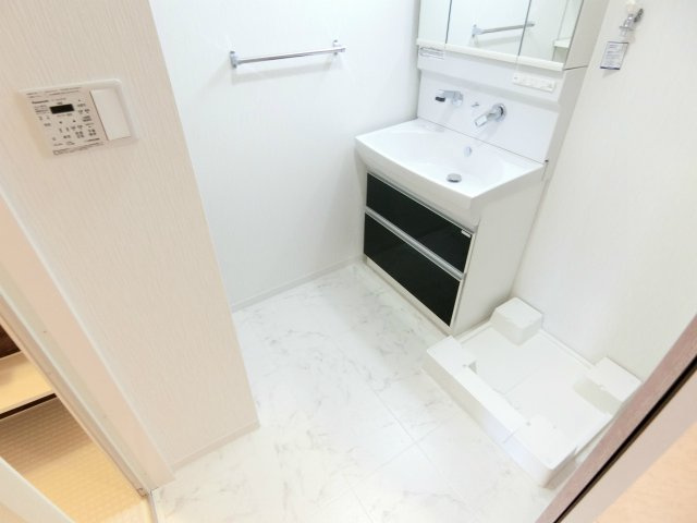 アーバンコート中央町の洗面所|脱衣所スペースはちょうど良い広さ※同タイプイメージ※現況優先
