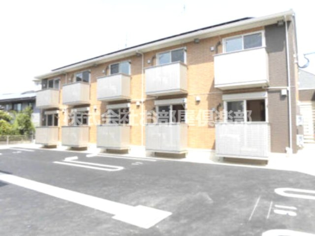 エントラールAの駐車場|カースペースがあります