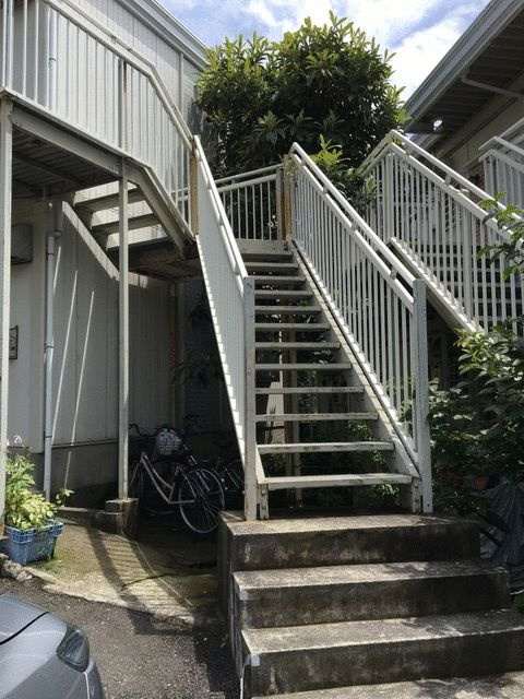 セントバレーA棟のエントランス