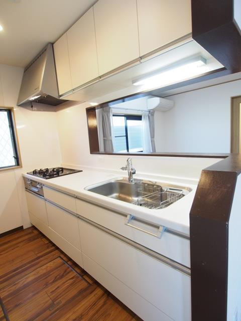 松園町戸建てのキッチン