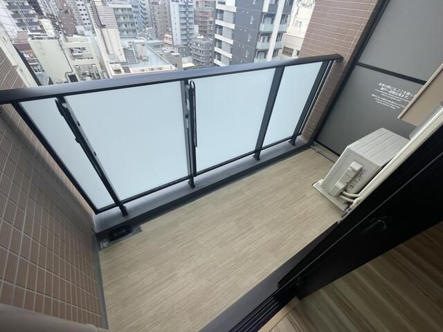 クレストコート蔵前ステーションフロントのバルコニー