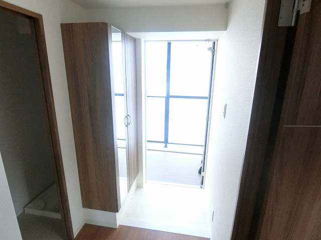 グランシャリオ諏訪野の玄関|※現況優先です