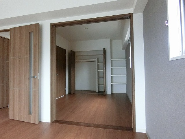 グランシャリオ諏訪野の洋室|同タイプ参考※現況優先
