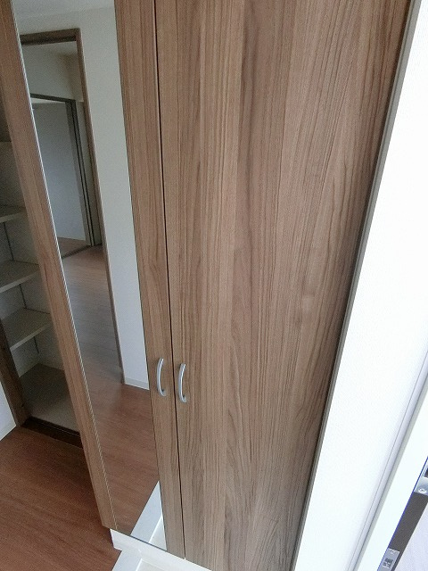 グランシャリオ諏訪野の収納|同タイプ参考
※現況優先
