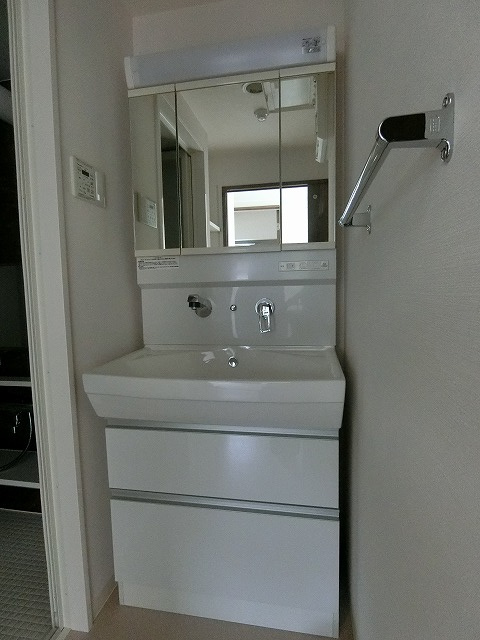 グランシャリオ諏訪野の独立洗面台|※同タイプイメージ※現況優先
