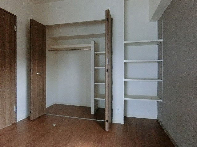 グランシャリオ諏訪野の収納|同タイプ参考※現況優先
