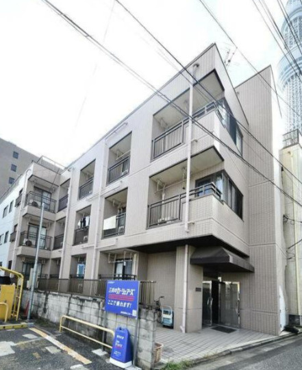 コーポサンフラワーの外観