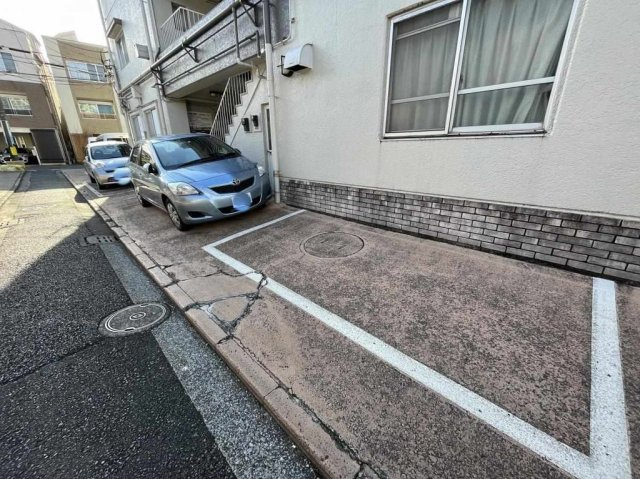 マエザワ第二コーポの駐車場