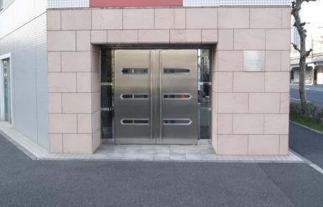 D’クラディアイヴァン横浜桜木のエントランス