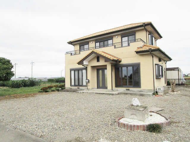 宇都宮市東木代町　４ＬＤＫ　中古住宅の外観