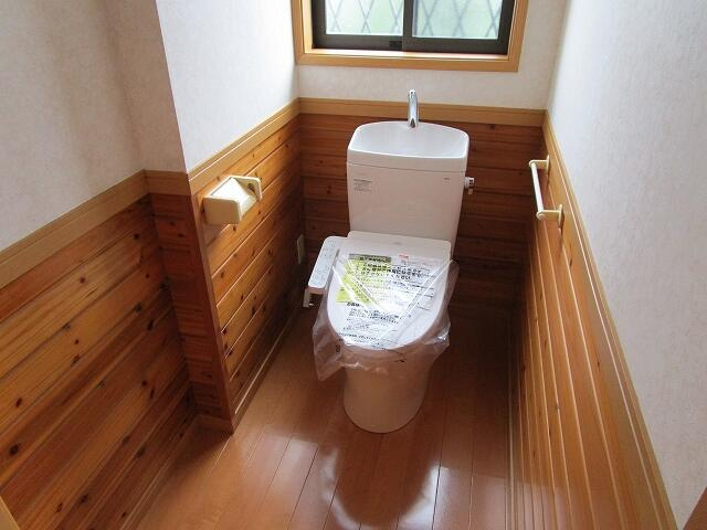 宇都宮市東木代町　４ＬＤＫ　中古住宅のトイレ