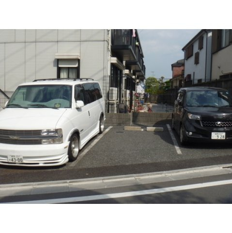 【内装】 | ファミーユドミ駐車場