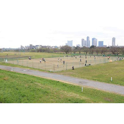 【周辺】 | アヴィニティー調布南 | 公園「多摩川緑地まで626ｍ」