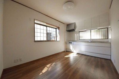 【居間・リビング】戸倉2丁目貸家