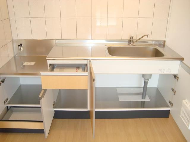 ＳＵＮ　ＨＥＩＭＥ　Ｍ＆Ｈ　Ⅱの収納|キッチン収納下段