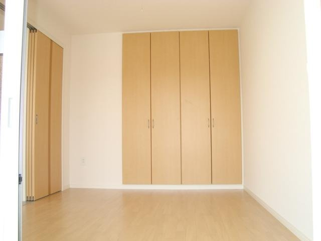 ＳＵＮ　ＨＥＩＭＥ　Ｍ＆Ｈ　Ⅱの収納|クローゼット付き洋室