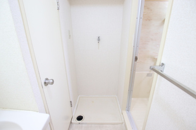 洗濯機置き場は防水パン付き