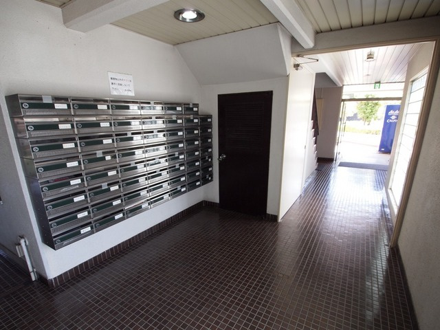 清川五番館のエントランス