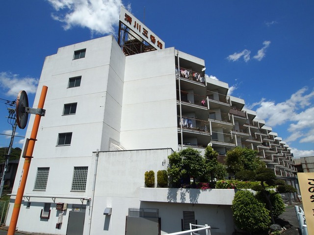 清川五番館の外観