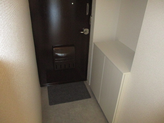 清川五番館の玄関