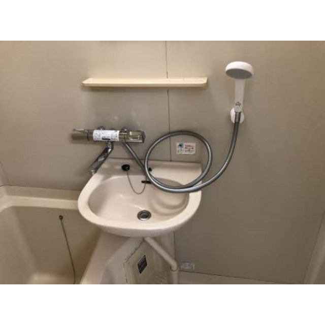 岐阜市長良福江町１丁目のアパートの洗面所