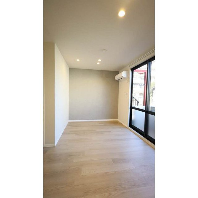 各務原市鵜沼南町３丁目のアパートの居間・リビング