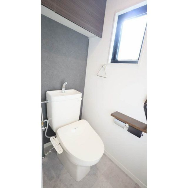 各務原市鵜沼南町３丁目のアパートのトイレ