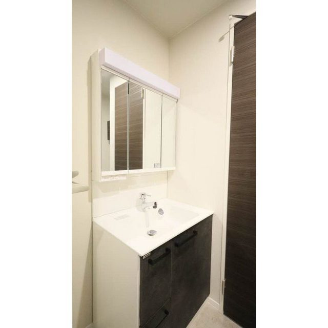 各務原市鵜沼南町３丁目のアパートの洗面所