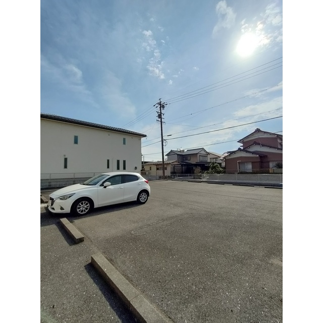岐阜市本荘中ノ町３丁目の駐車場の駐車場