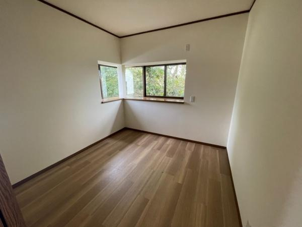 【洋室】 | 刈谷町１丁目中古　建物44坪　牛久駅14分　 | 洋室4.5帖　書斎スペースや納戸としての利用でも