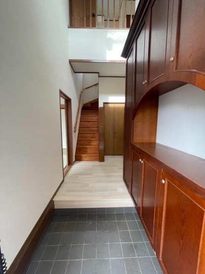 【玄関】 | 刈谷町１丁目中古　建物44坪　牛久駅14分　 | 吹抜け玄関で日差しが入ります