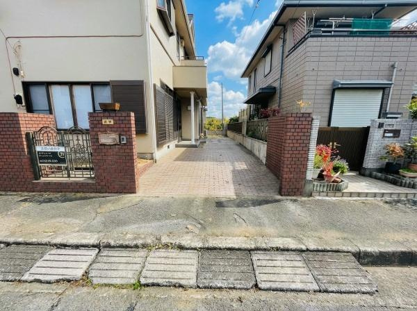 【駐車場】 | 刈谷町１丁目中古　建物44坪　牛久駅14分　 | 2台分の駐車スペース（車種により）