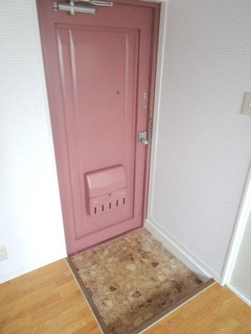 東江ハイツの玄関