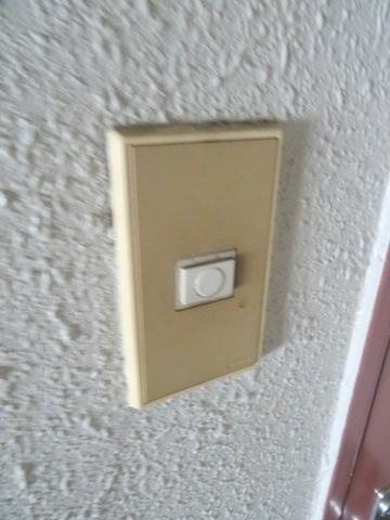 東江ハイツの玄関|★呼び鈴付き★